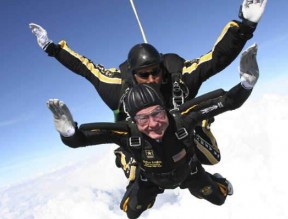 Bush_Sr_skydiving.jpg